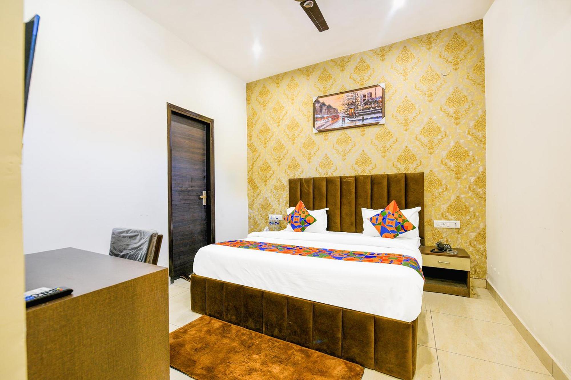 Fabhotel Royal Regency I Ludhiana Bagian luar foto