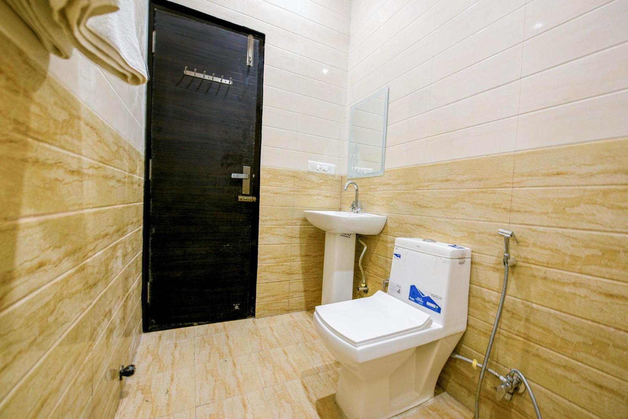 Fabhotel Royal Regency I Ludhiana Bagian luar foto