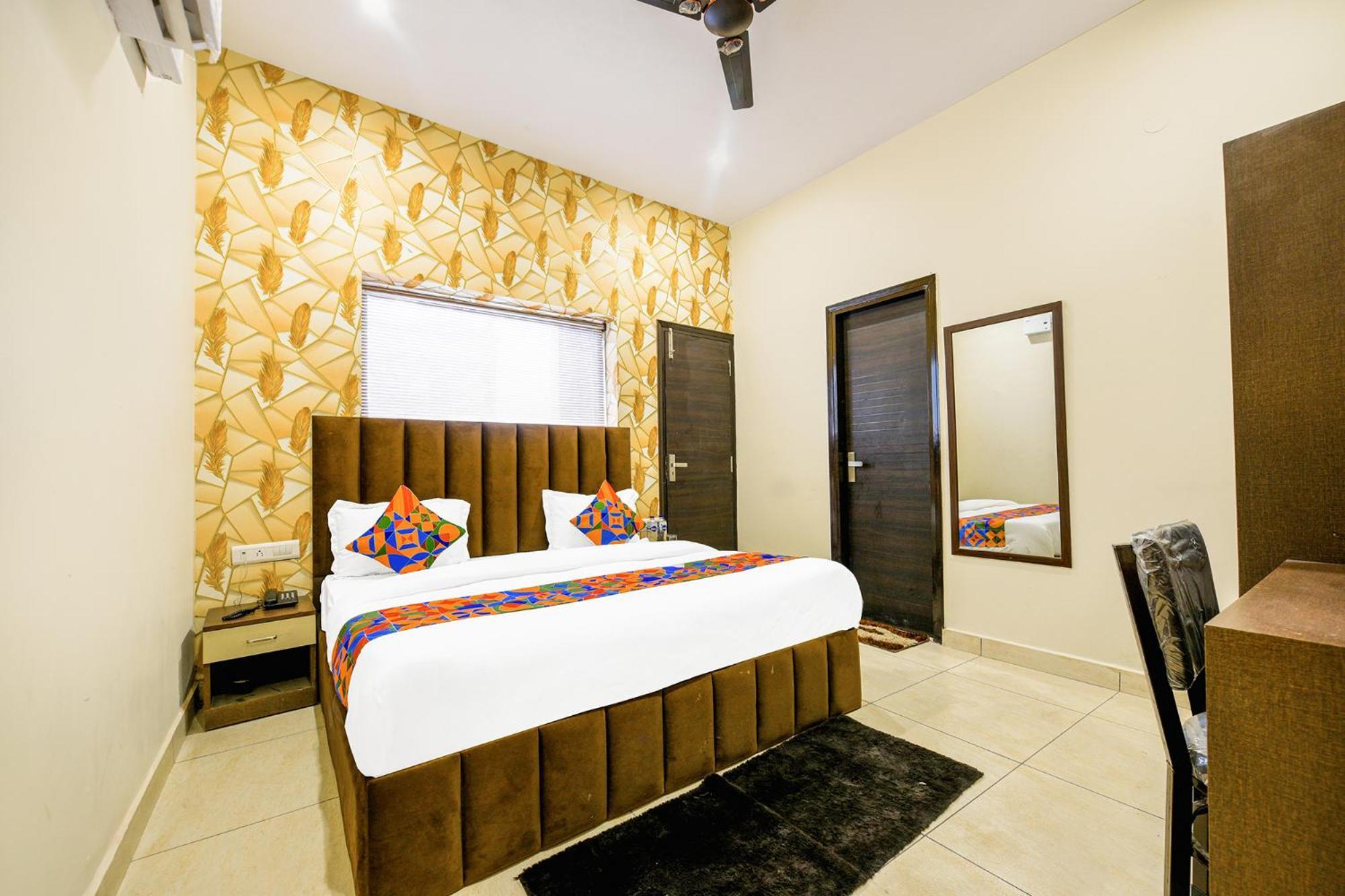 Fabhotel Royal Regency I Ludhiana Bagian luar foto