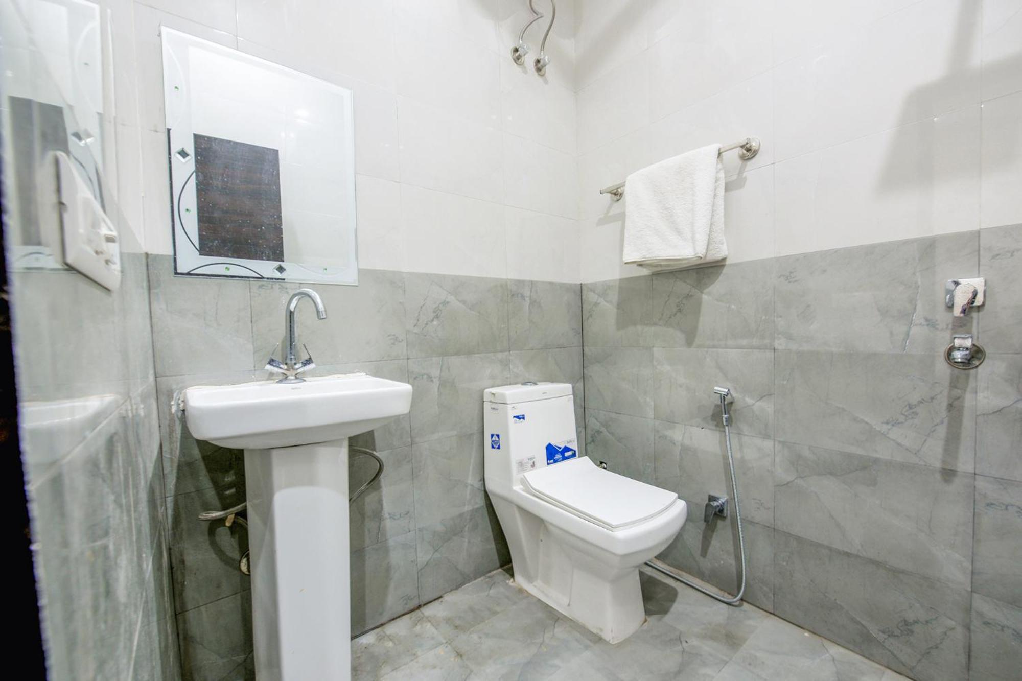 Fabhotel Royal Regency I Ludhiana Bagian luar foto