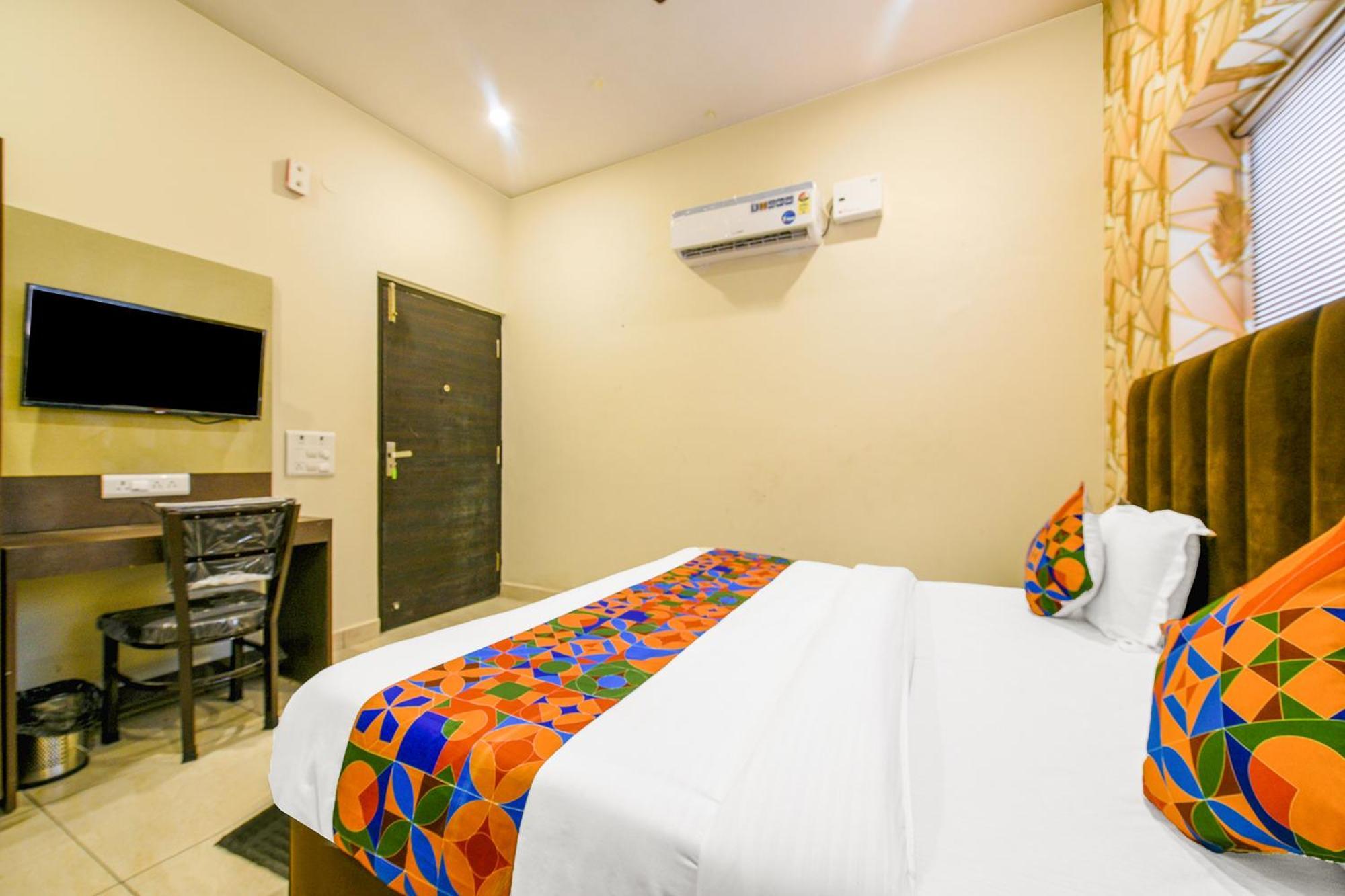 Fabhotel Royal Regency I Ludhiana Bagian luar foto