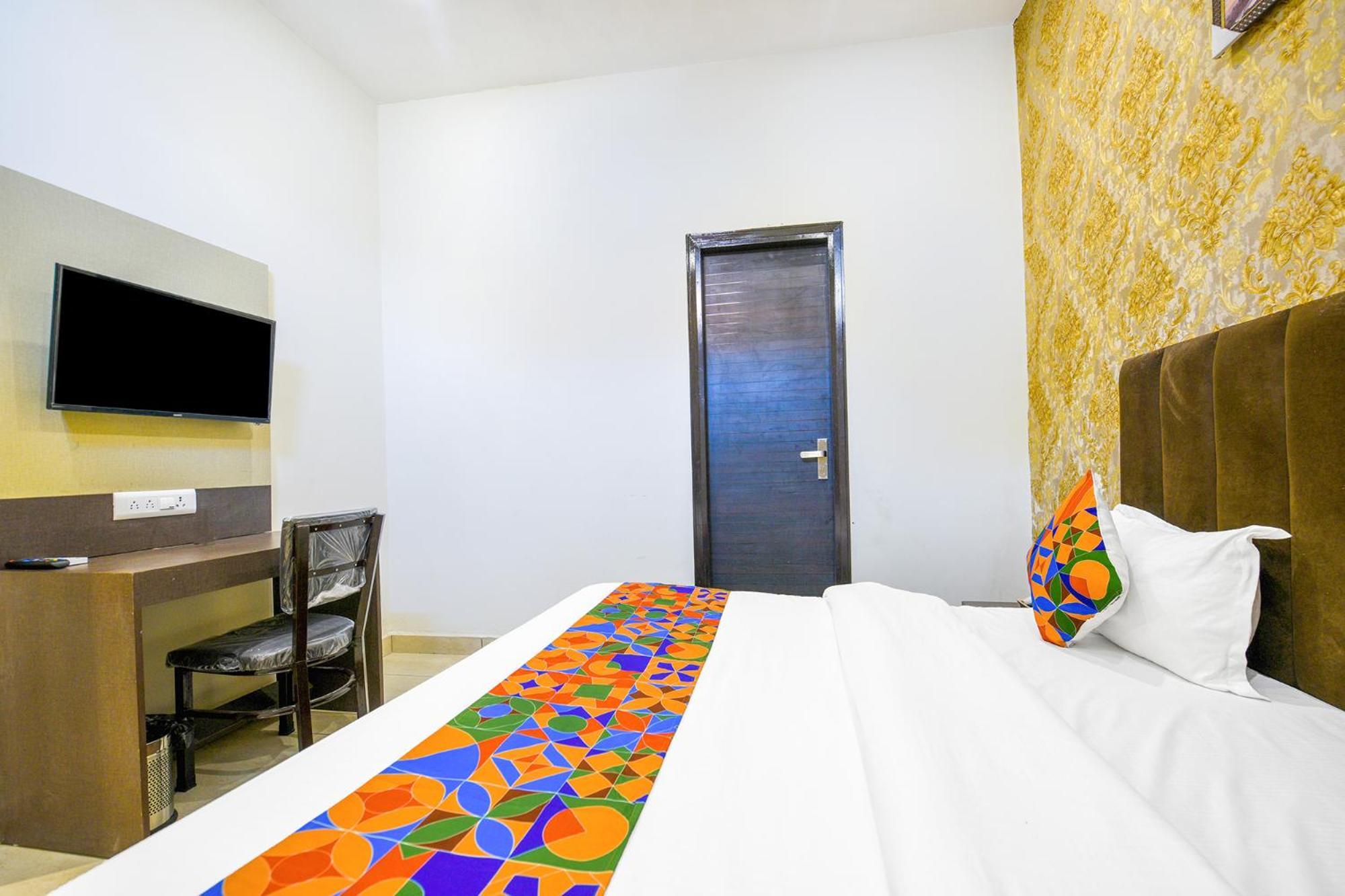 Fabhotel Royal Regency I Ludhiana Bagian luar foto
